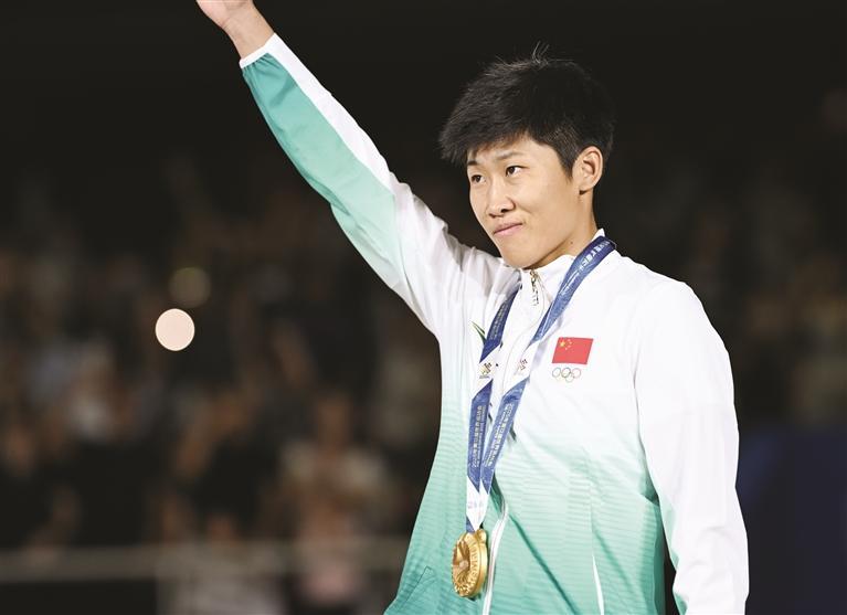 决赛中, AA, 会自由潜水 决赛中, AA, 会自由潜水