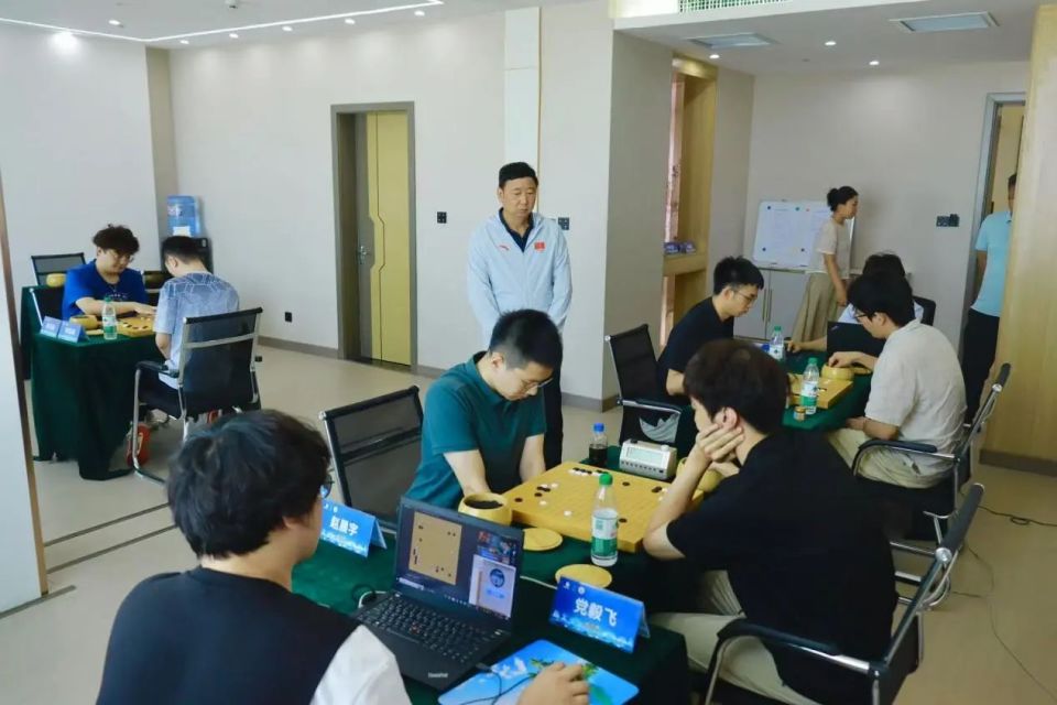 举行的新一 举行的新一